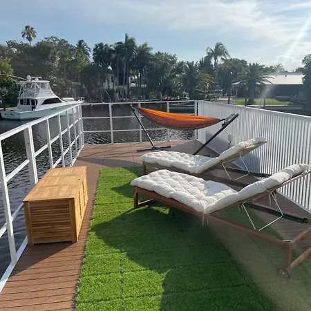 Unique Houseboat Modern And New Hotel Fort Lauderdale Exterior photo