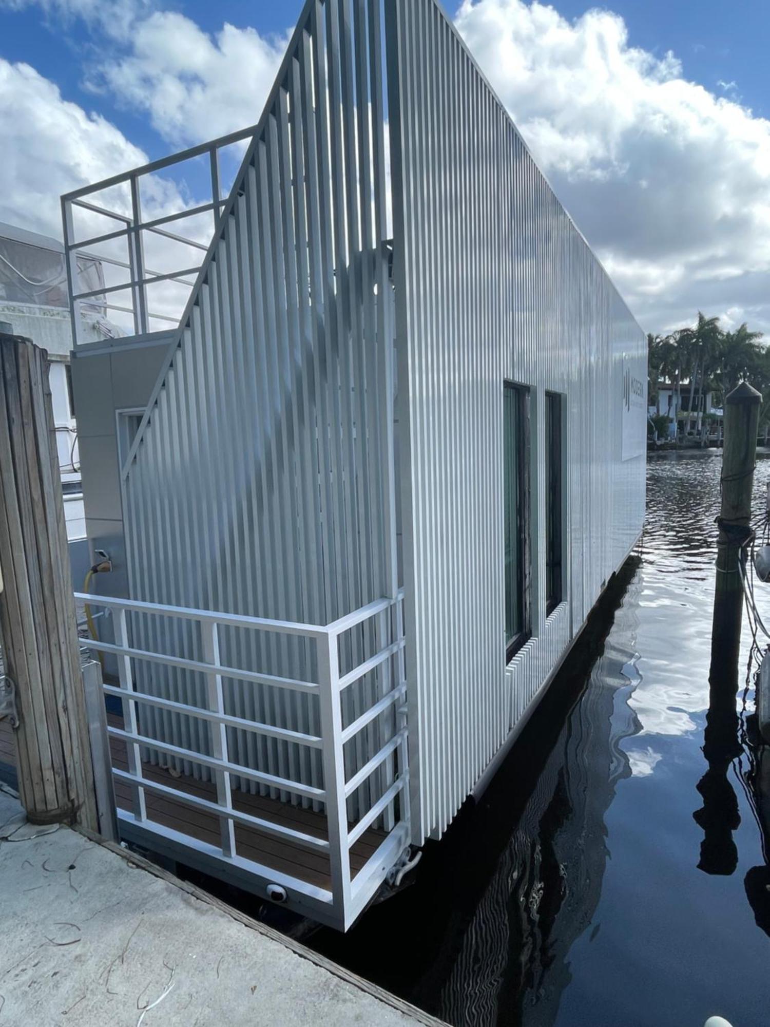 Unique Houseboat Modern And New *