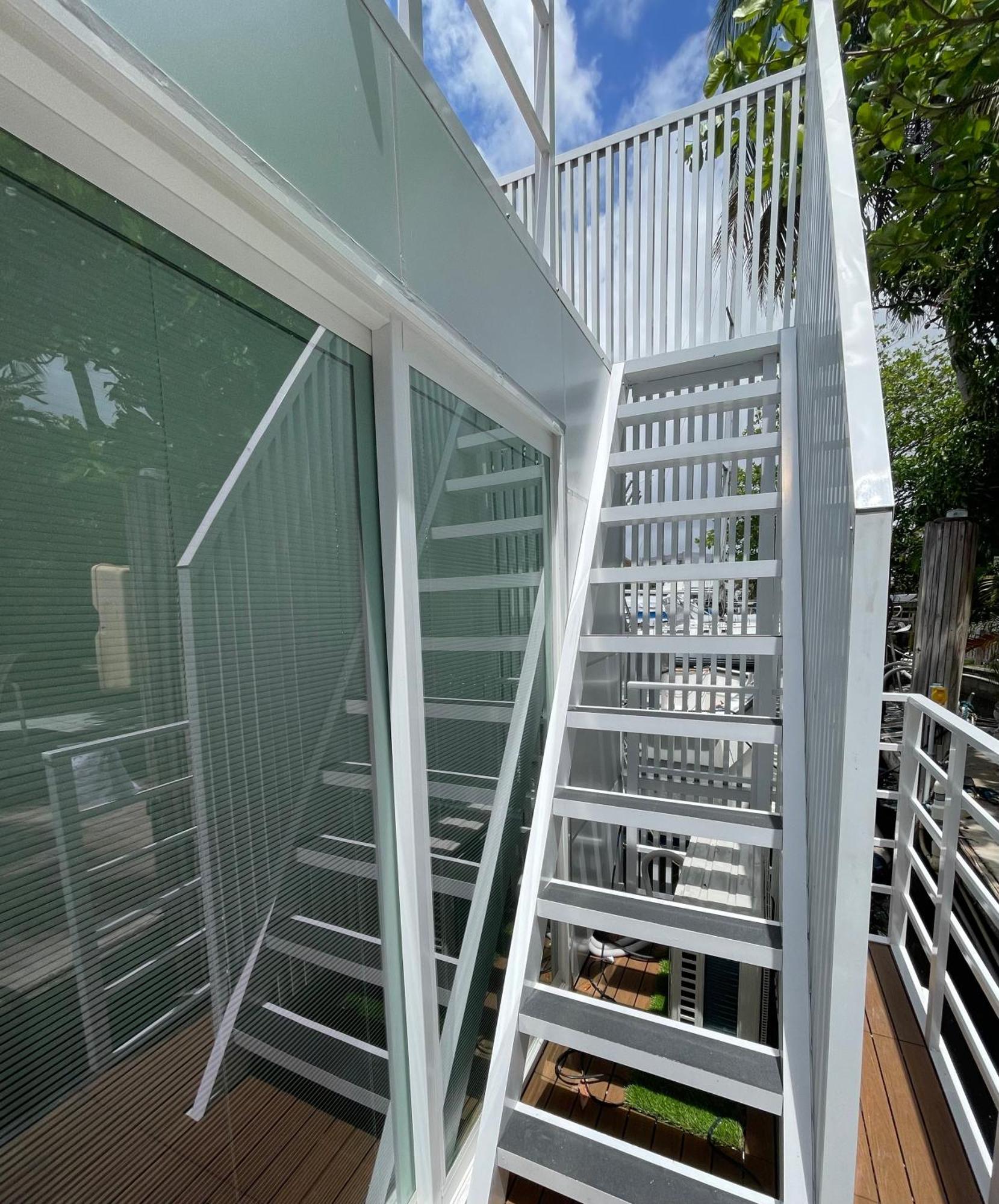 Unique Houseboat Modern And New * Fort Lauderdale