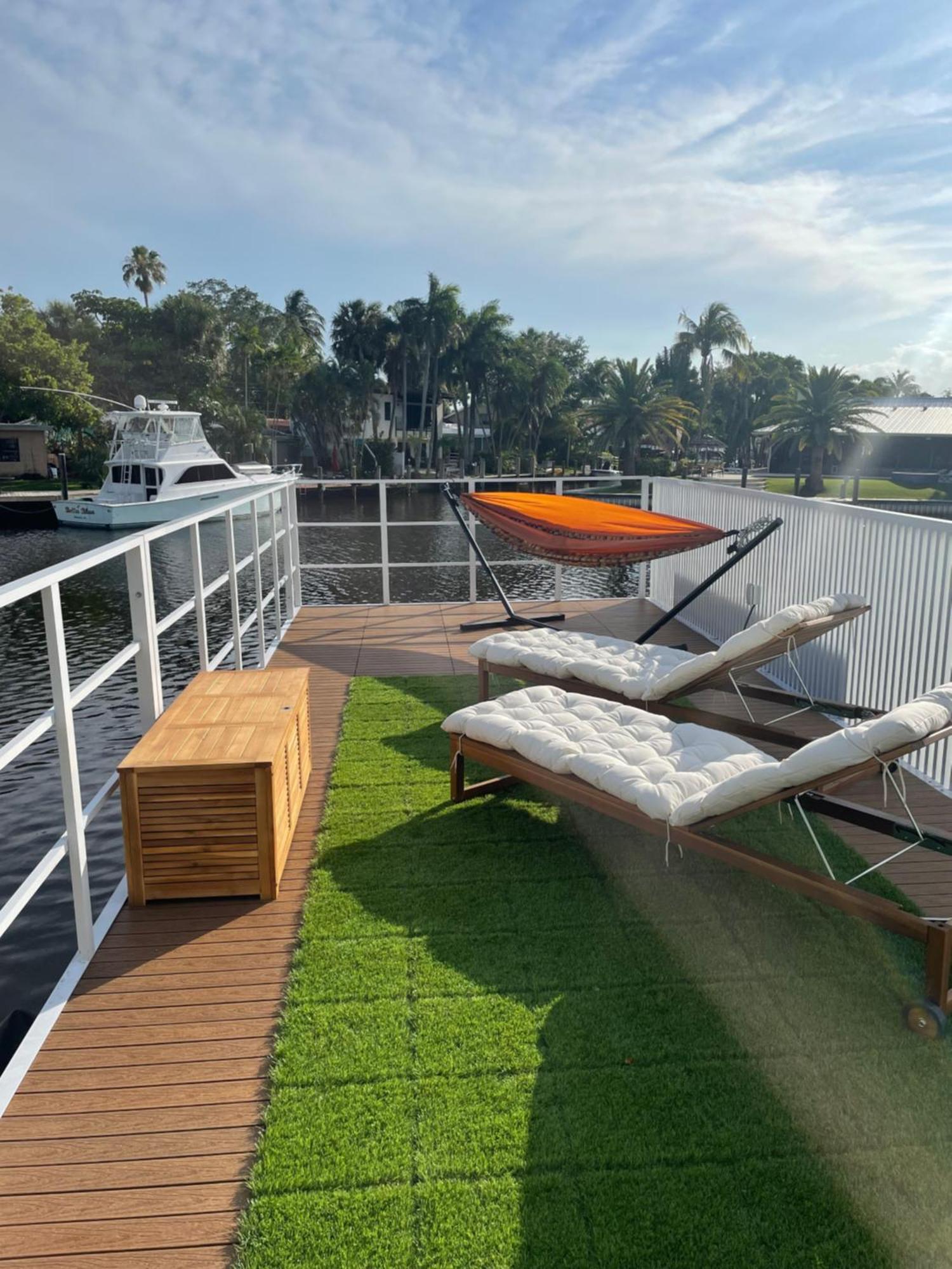 Botel Unique Houseboat Modern And New Fort Lauderdale